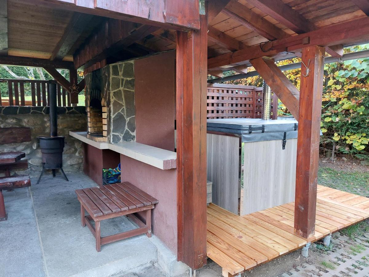 Chalupa Na Hrbku Svit Exterior photo