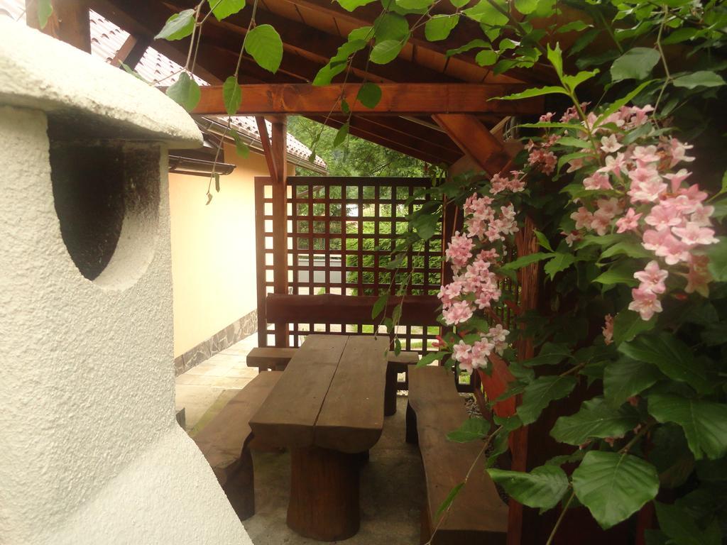 Chalupa Na Hrbku Svit Exterior photo
